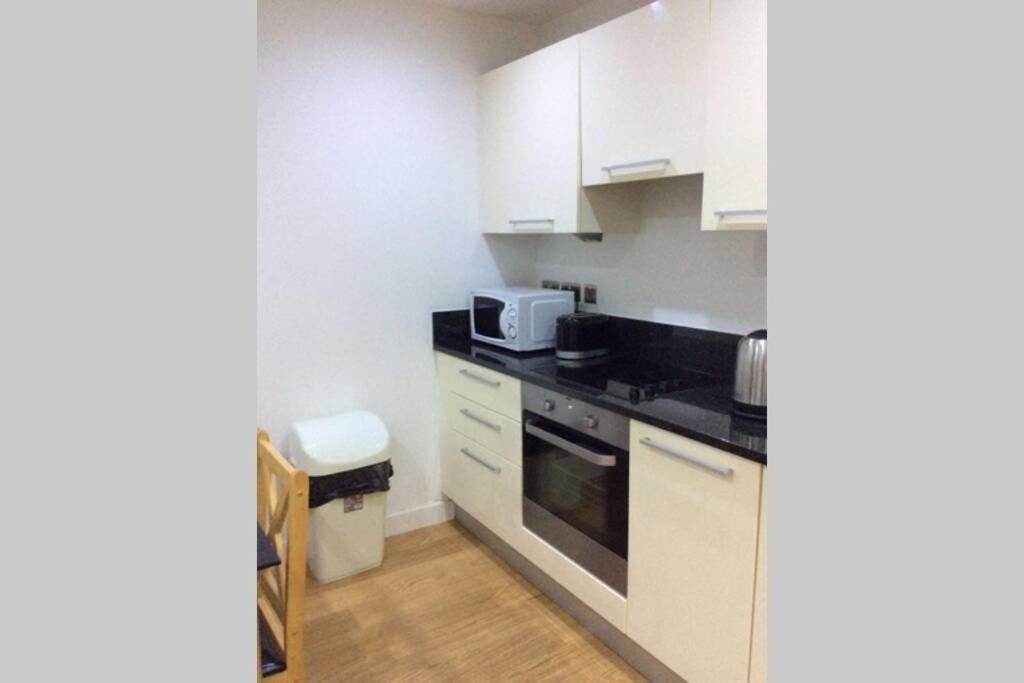 Max'Em Lexington Luxury Apartment Slough Exterior foto