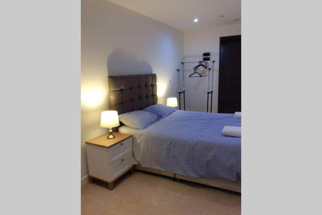 Max'Em Lexington Luxury Apartment Slough Exterior foto