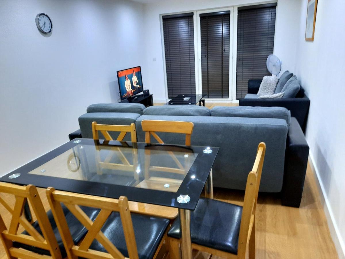 Max'Em Lexington Luxury Apartment Slough Exterior foto